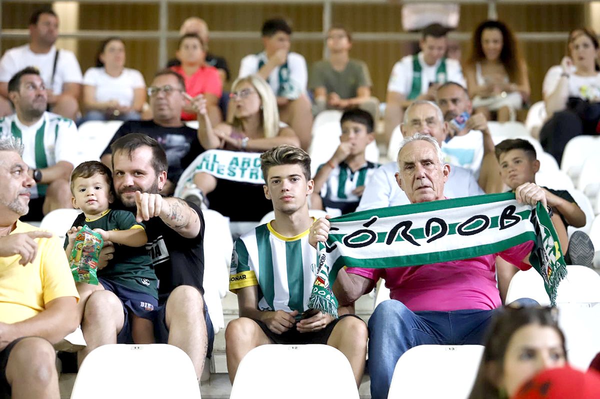 Las imágenes de la afición del Córdoba CF - Rayo Majadahonda