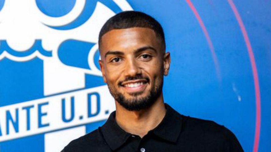 Jeremy Toljan tanca la banda dreta per dos temporades