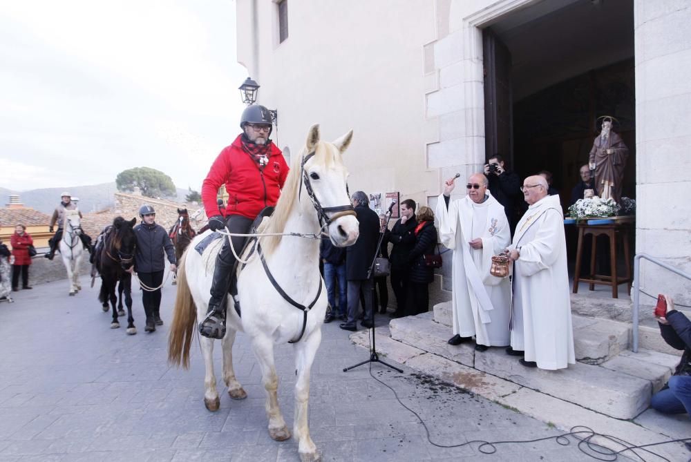 Anglès inaugura les calderes de la Burés durant la Fira de Sant Antoni