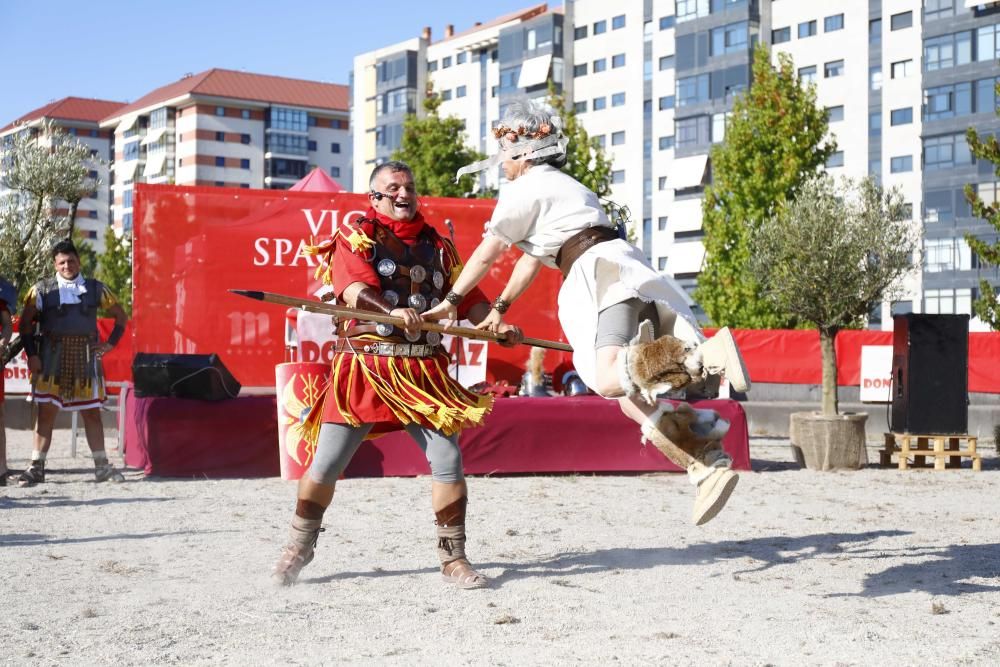 Centenares de familias acuden al Vicus Spacorum de Navia para disfrutar de talleres, atracciones y mercados basados en la época romana.