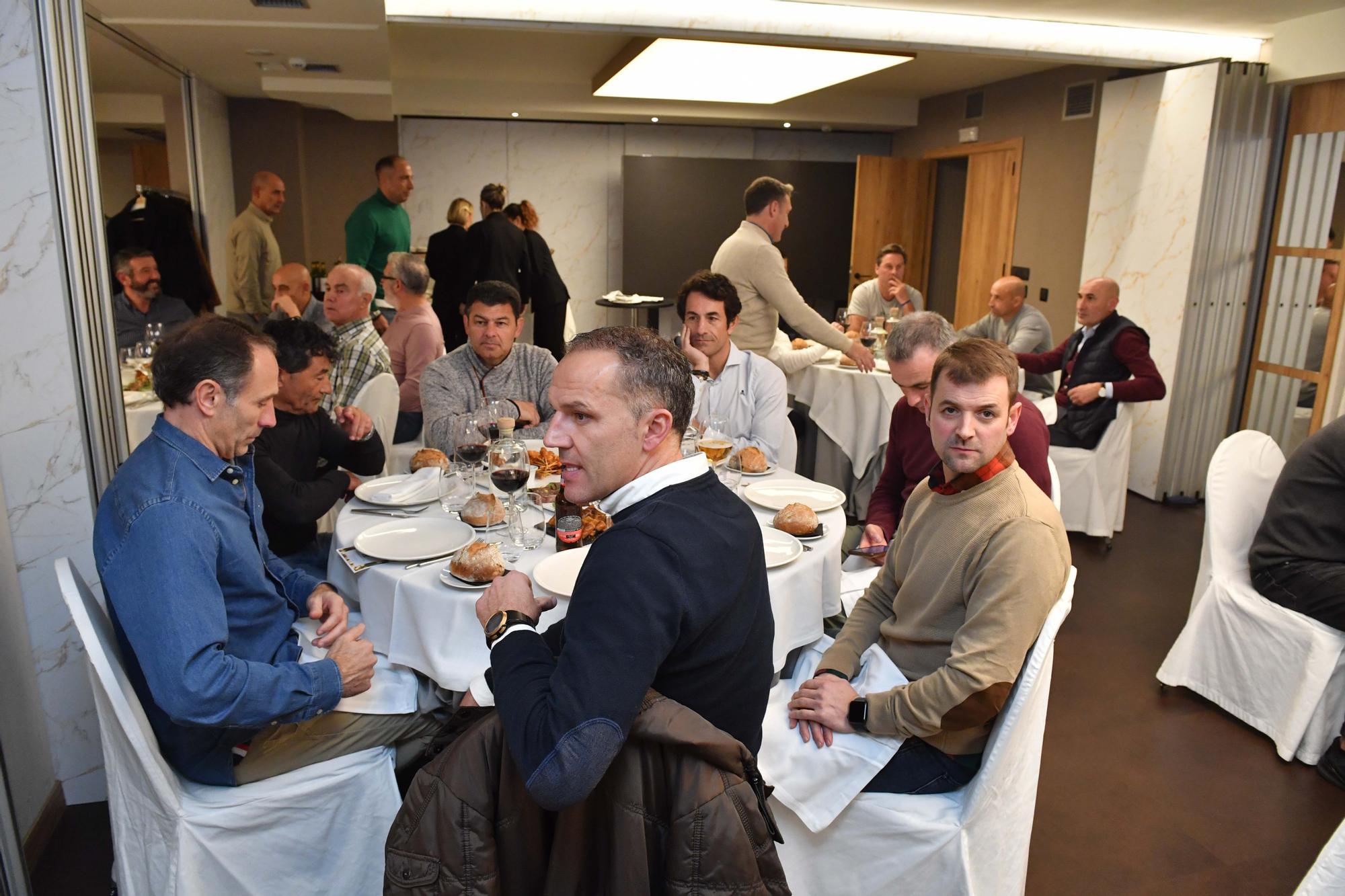 Los veteranos del Deportivo se reúnen para una cena