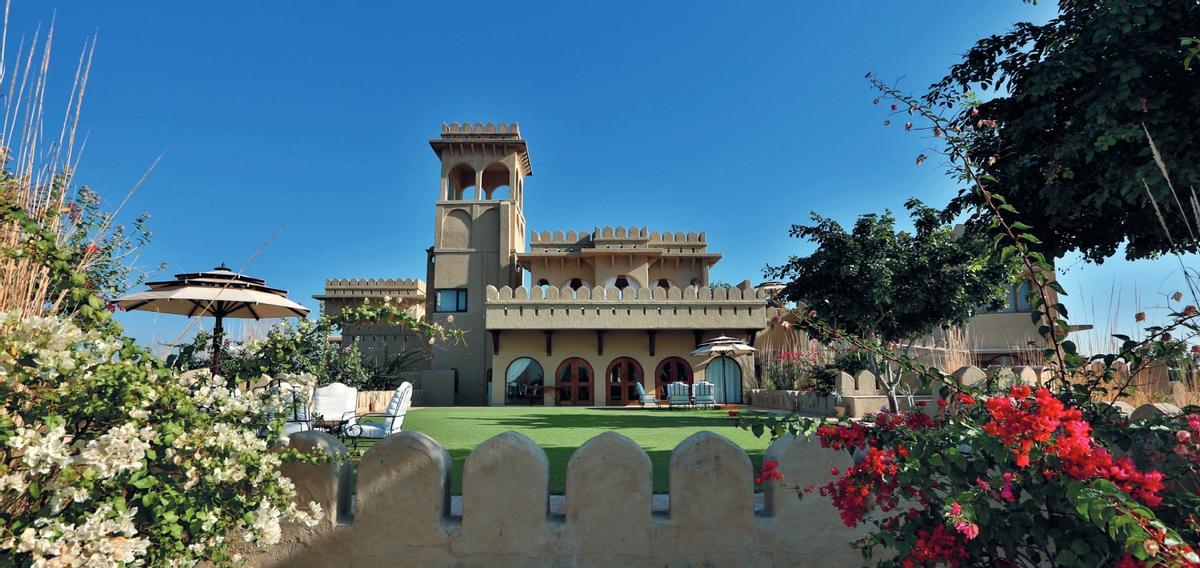 Jardín trasero del Mihir Garh.