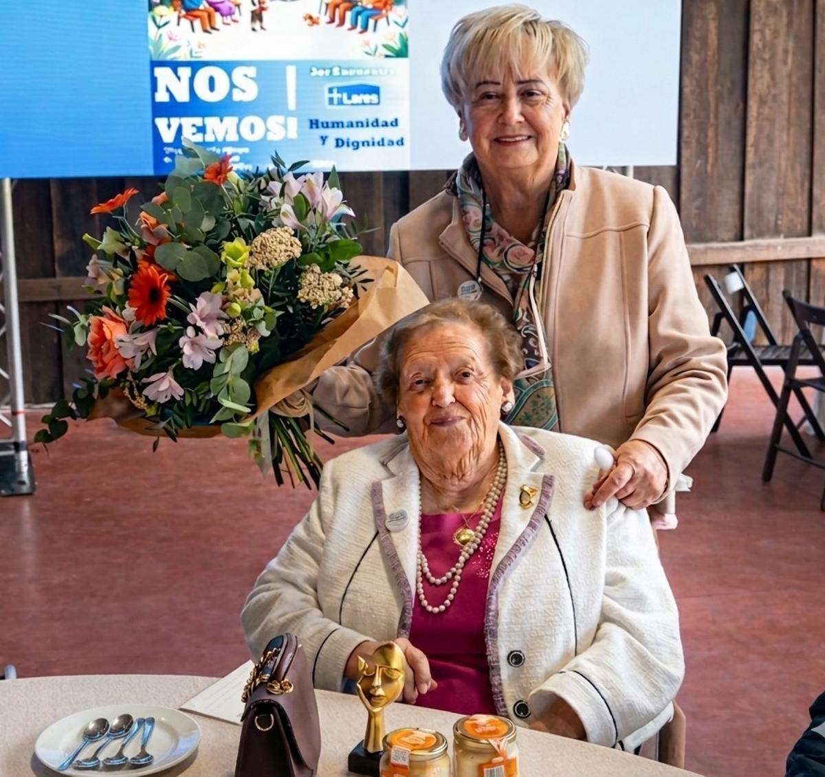 Mari Paz Campa, con Conchina Montes.