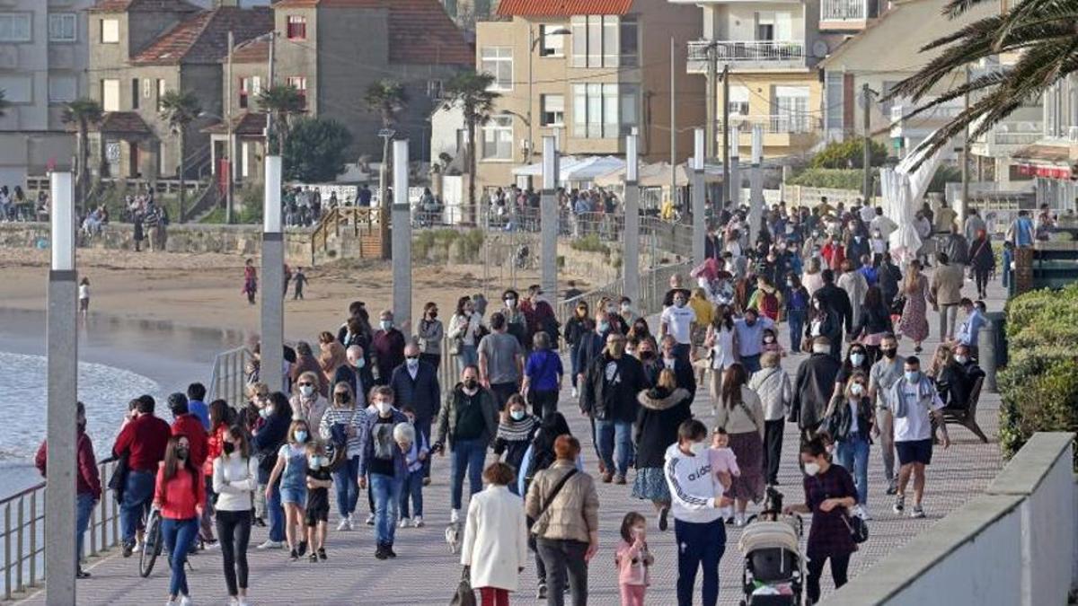 Más control de aforos en un día de desplazamientos masivos