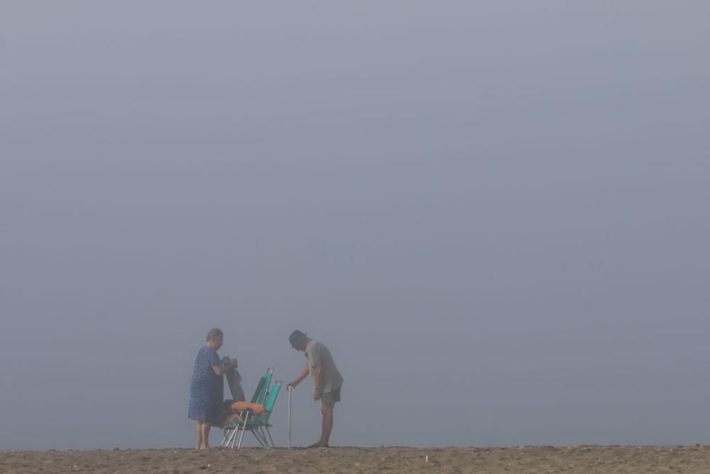 La alta humedad de la mañana, mezclada con el viento del sudeste y las altas temperaturas han provocado este fenómeno que no es inusual en los días de verano