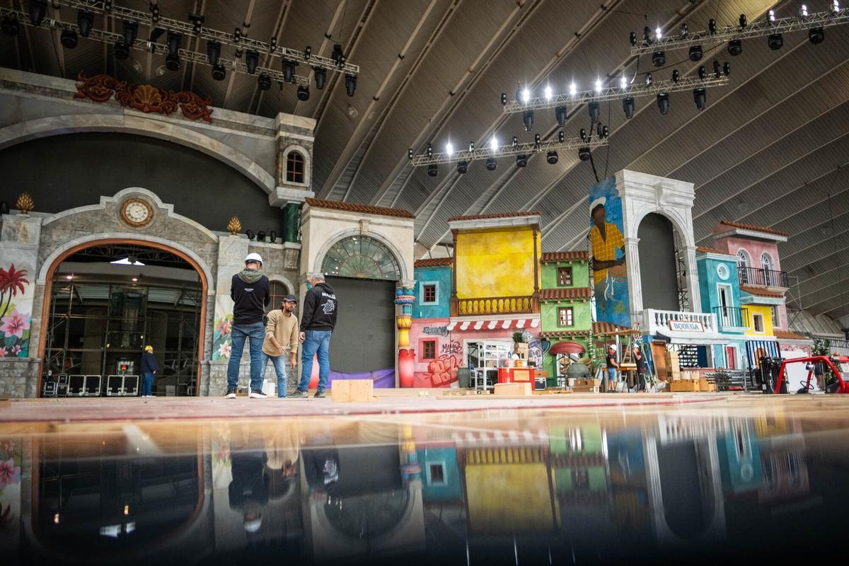 El escenario del Carnaval de Santa Cruz de Tenerife, casi a punto.