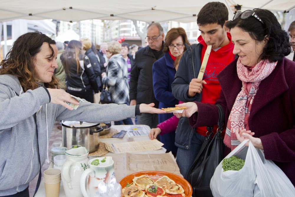 Mercado ecológico en la plaza del Ayuntamiento de Valencia