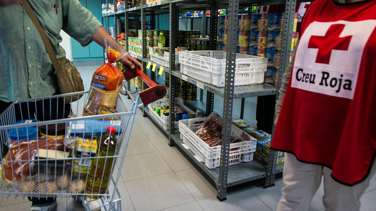 La Cruz Roja trabaja para cubrir las necesidades de las personas sin recursos.