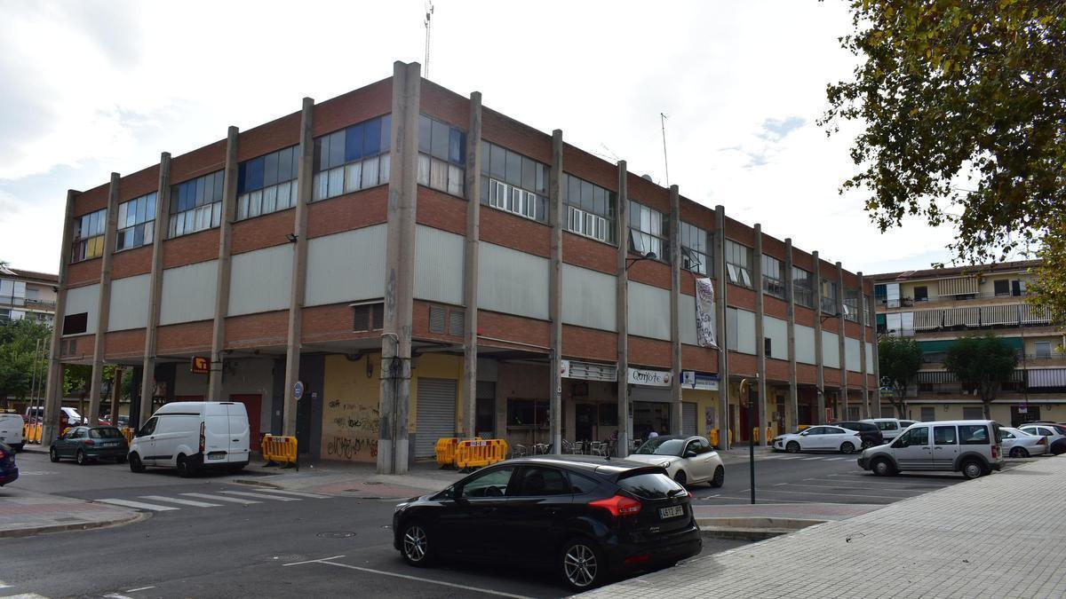 El edificio Clara Campoamor en el Barrio Orba, donde se ubicará uno de estos centros.