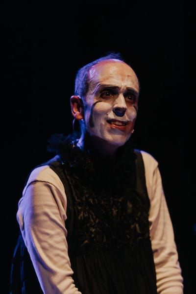 Teatre Nu estrena 'Estimadíssims Malvats' una obra que "fa connectar amb les nostres arrels"