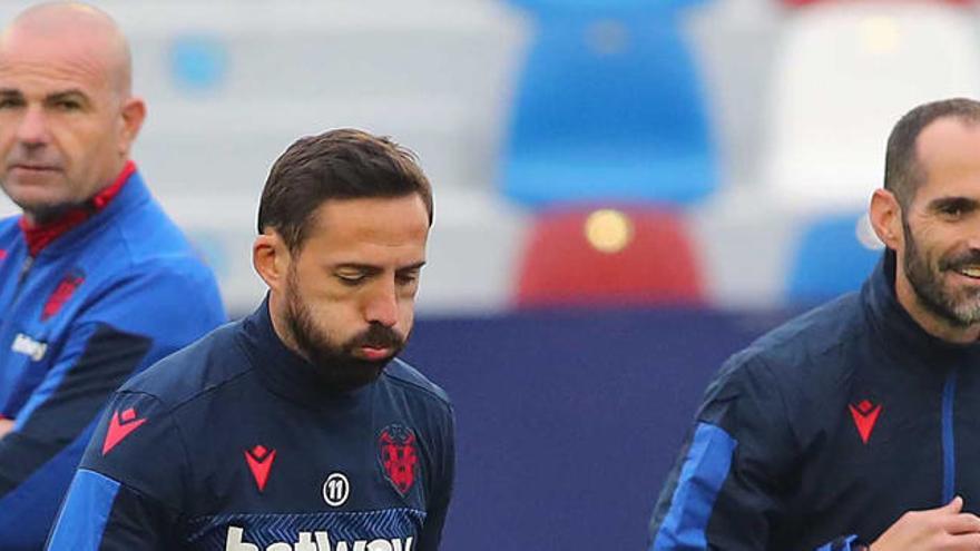 Pastor junto a Morales en un entrenamiento.