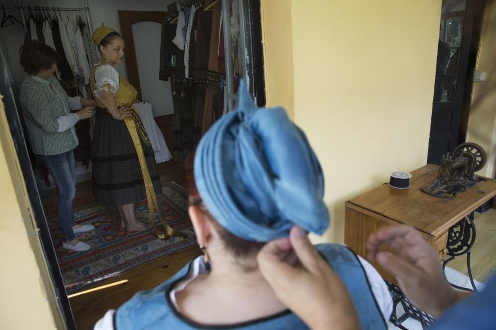 Ceremonia de vestir el traje de llanisca