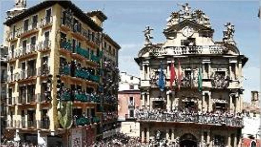 El «txupinazo» va donar el tret de sortida als Sanfermines de Pamplona.