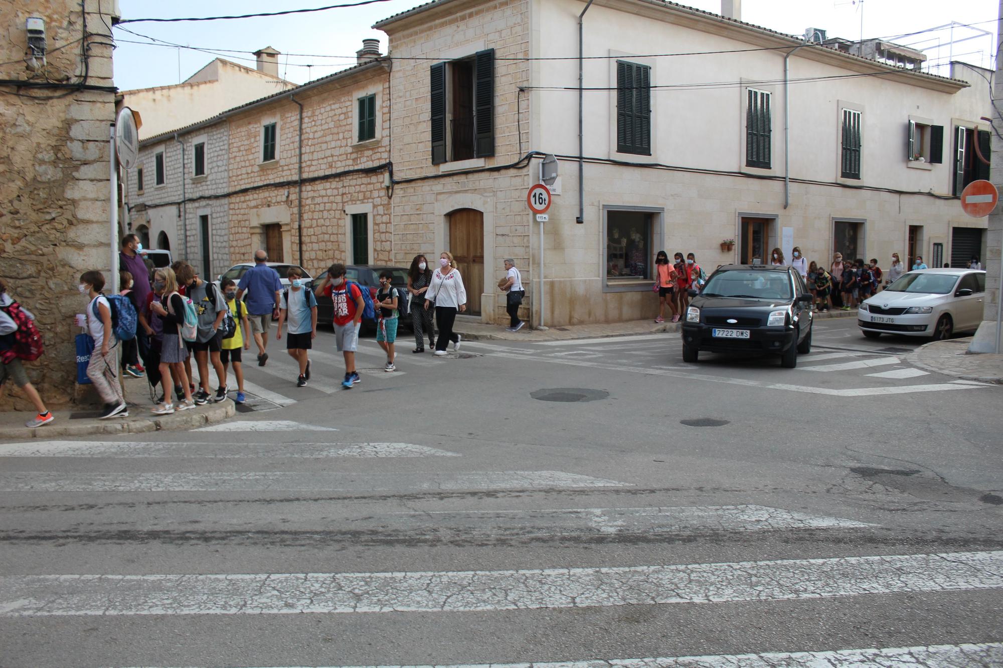 La comunidad educativa del colegio Pedra Viva de Binissalem exige caminos seguros