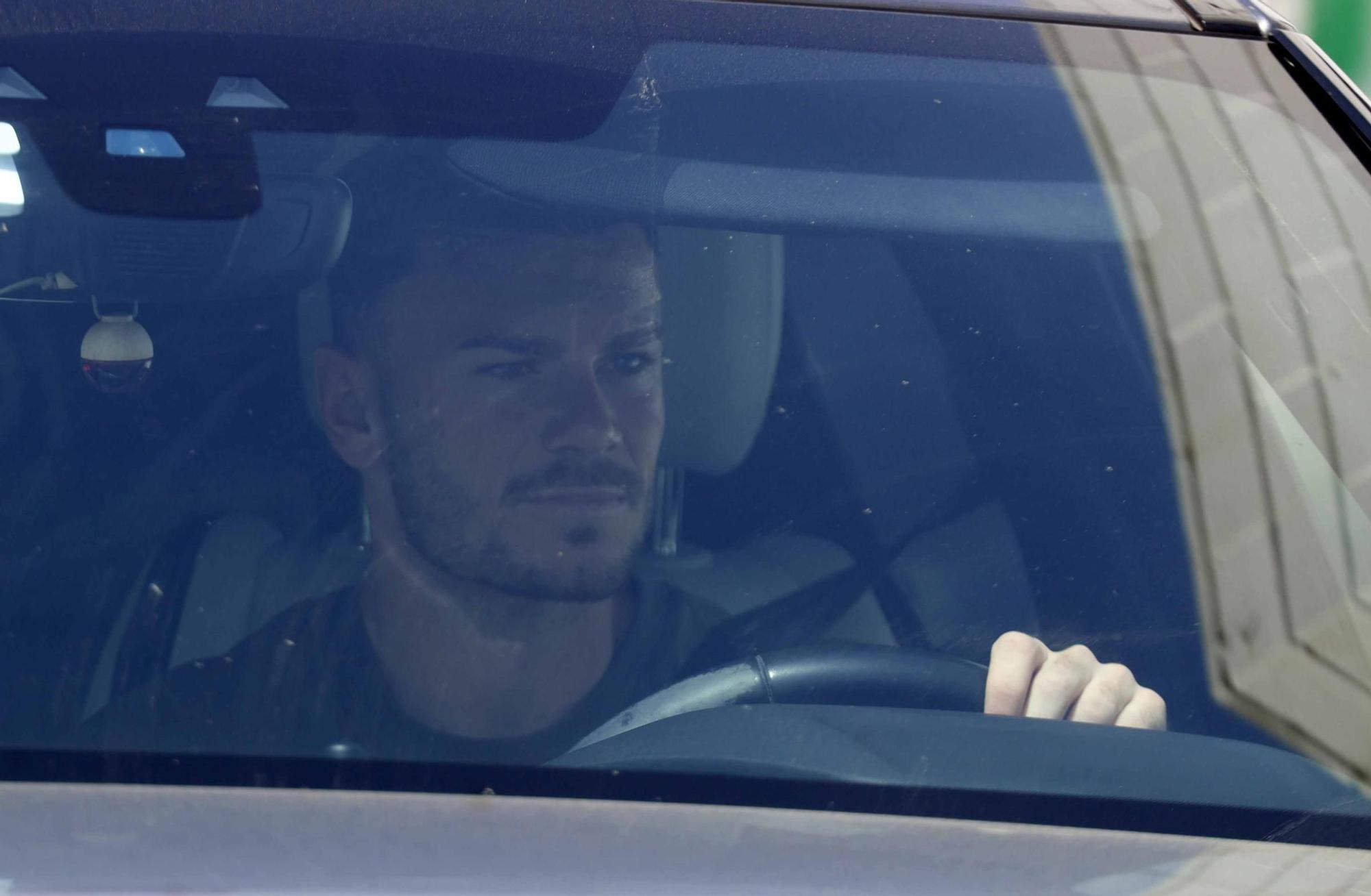 Caras largas en Paterna, tras la derrota de ayer en Almería