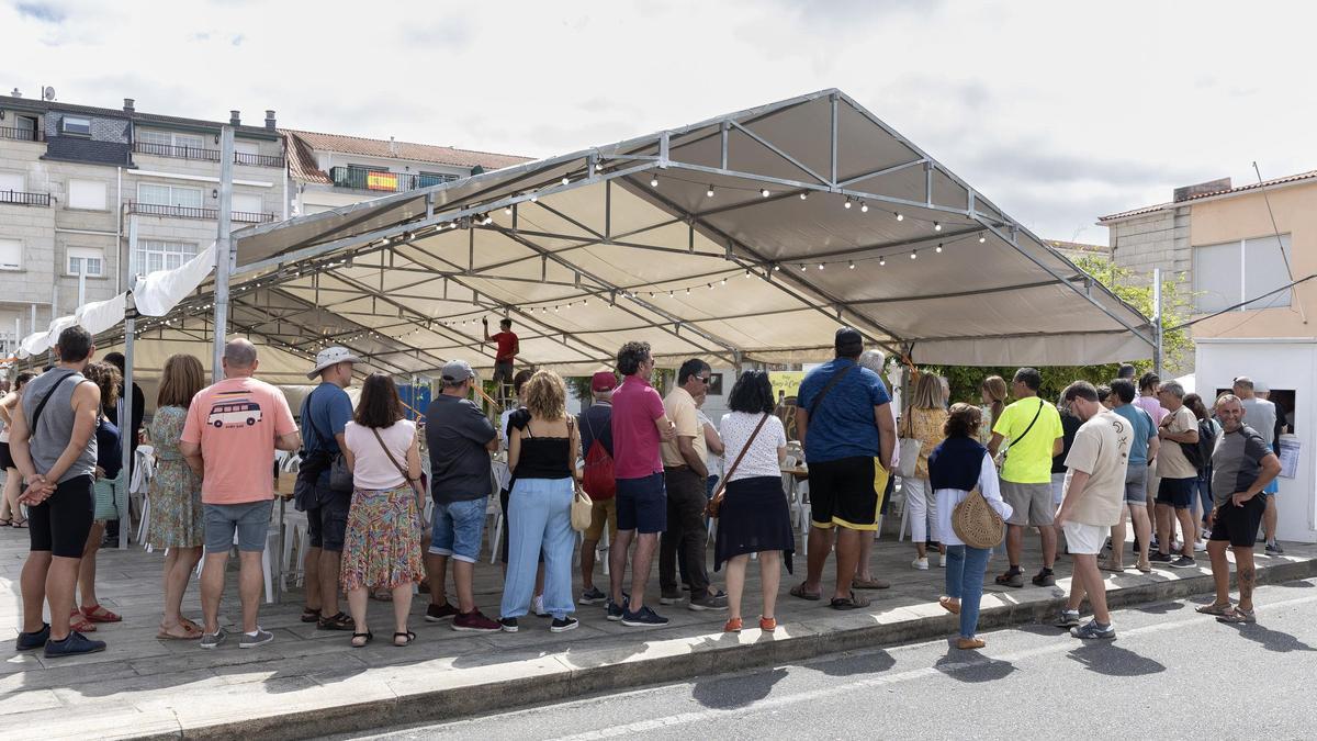 La carpa cuenta con una capacidad para 400 comensales.