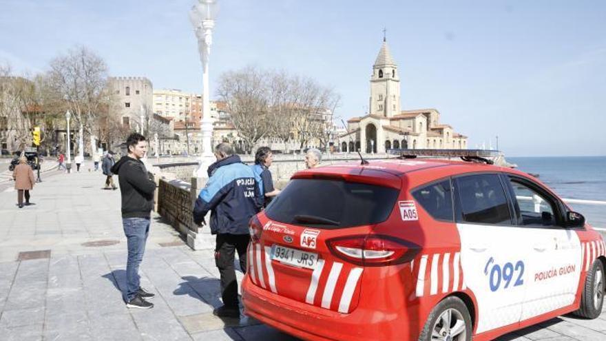 El Ayuntamiento permite la música en los balcones, pero solo hasta las 22 horas