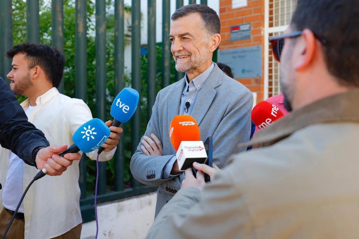 Antonio Maíllo, de Por Andalucía, en sus declaraciones desde el barrio del Albaicín (Granada).