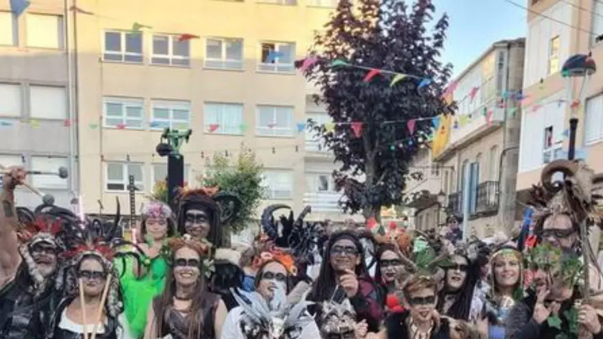 O Carnaval chega a Dumbría cheo de música e agasallos