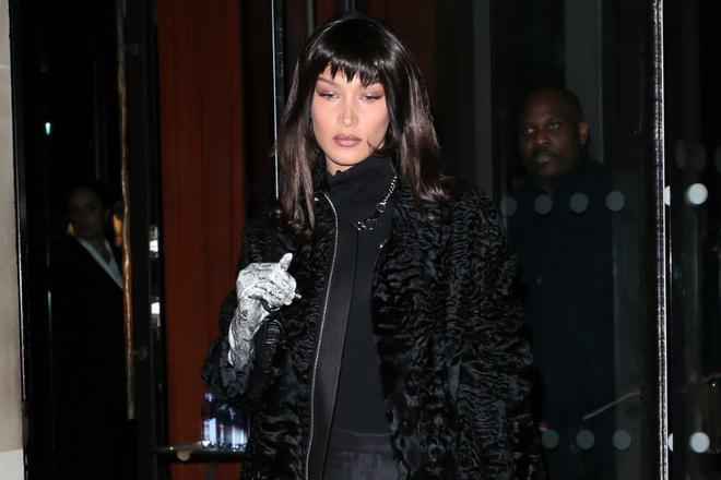 Bella Hadid con flequillo irregular