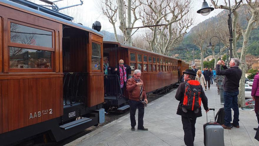 El tren de Sóller retoma su actividad