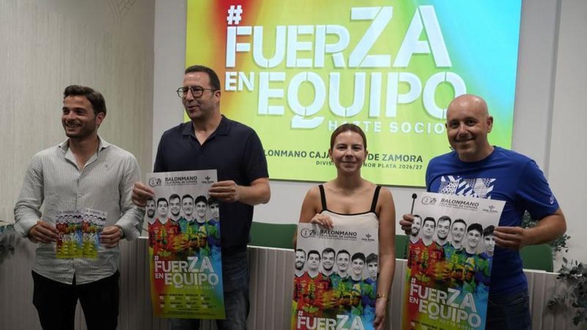 Participantes en el acto de presentación de la campaña.