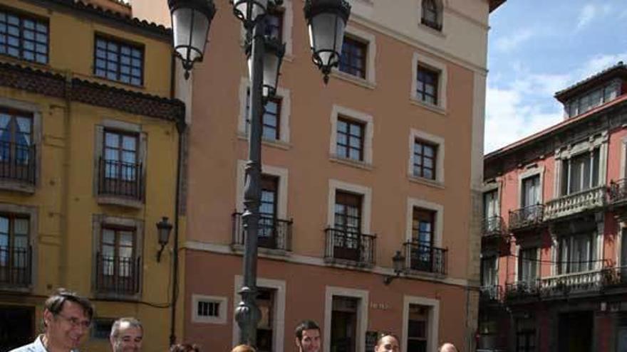 Los organizadores de la &quot;Scooter Liada&quot; 2015, en Carlos Lobo.