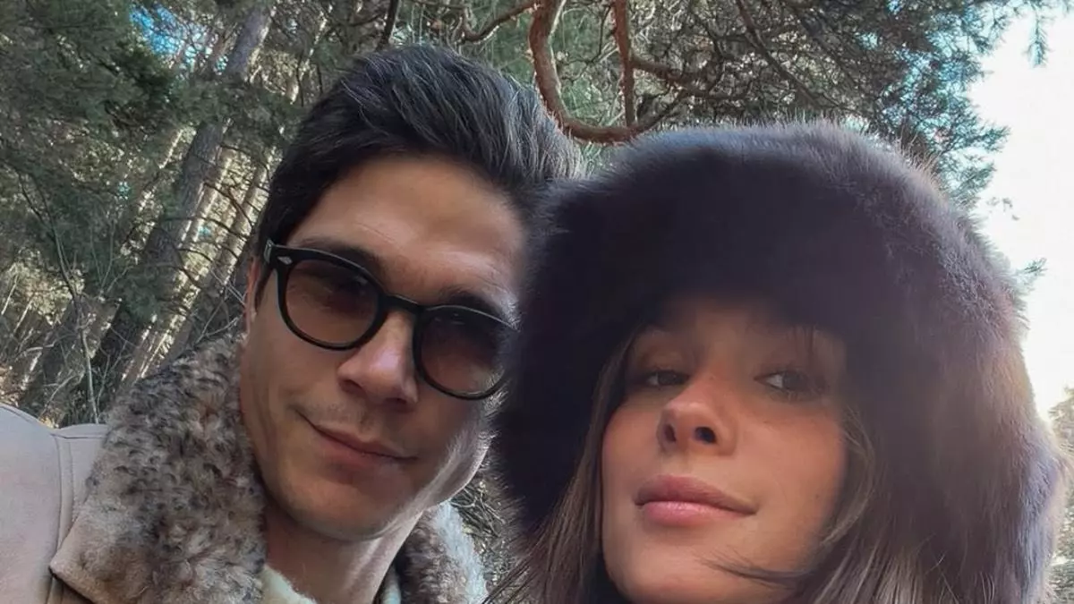 María Pombo (31 años) confiesa la verdad del 'patinazo' de Pablo Castellano sobre el embarazo de su hermana: "Estuve tres días sin coger el teléfono a Lucía"