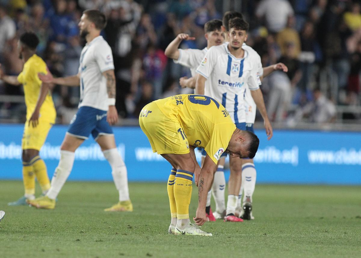 La frustración de Andone, al término del derbi del bochorno ante el Tenerife.