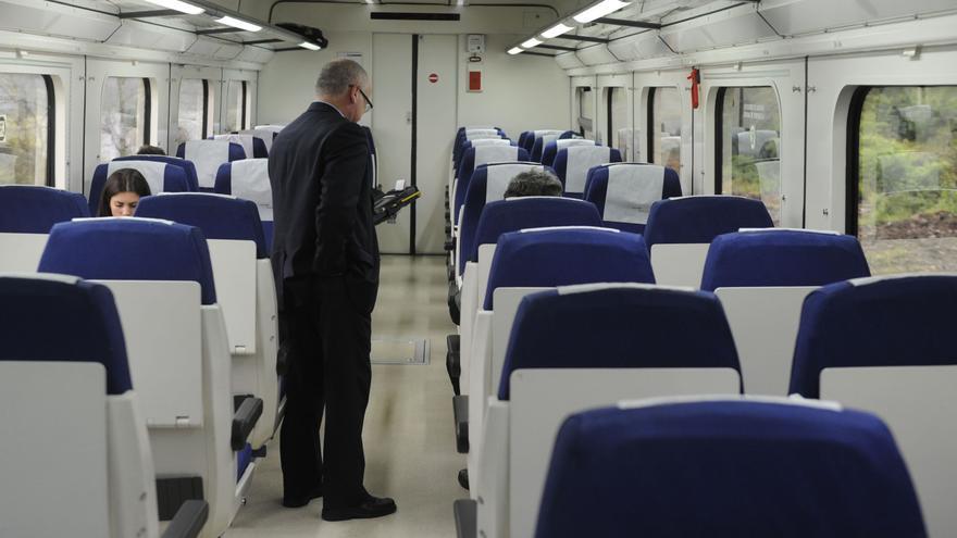 Los usuarios de Renfe pueden aquirir a partir de este miércoles los abonos gratuitos de cercanías y media distancia