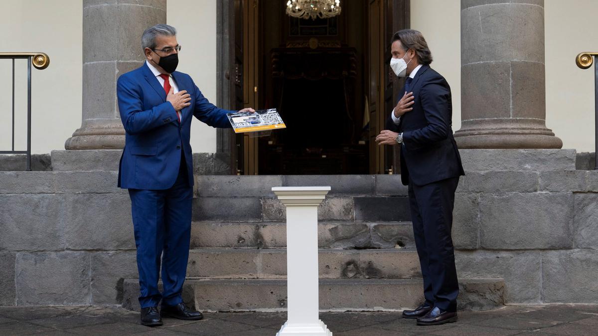 El vicepresidente del Gobierno de Canarias presentó en el Parlamento los Presupuestos autonómicos para 2021