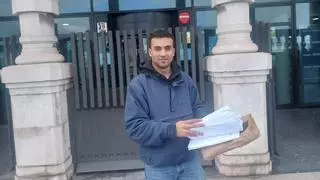 Entregadas 2.330 firmas de rechazo al plan del graderío para la Cuesta del Cholo de Gijón: "Pedimos que se nos escuche"