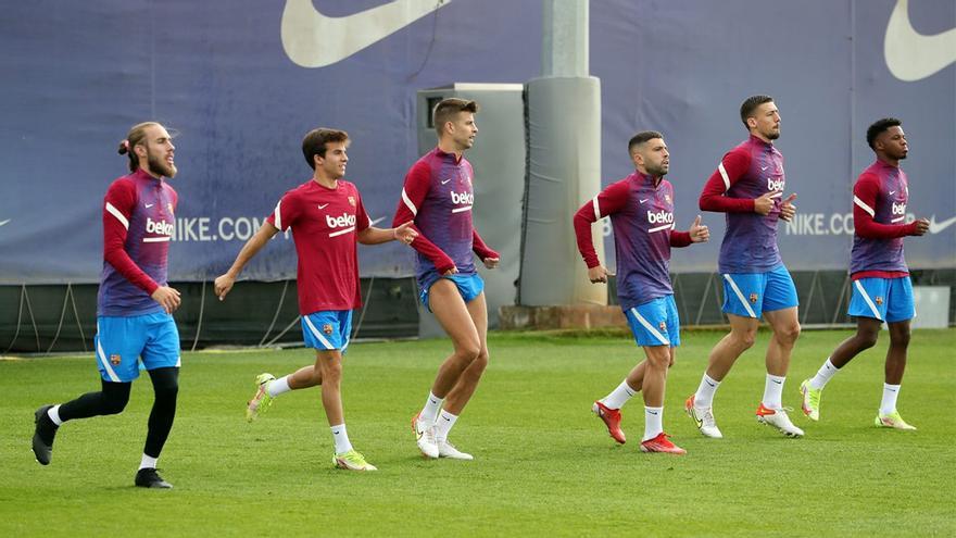 El Barça prepara el partido ante el Valencia con la ausencia destacada de Araujo