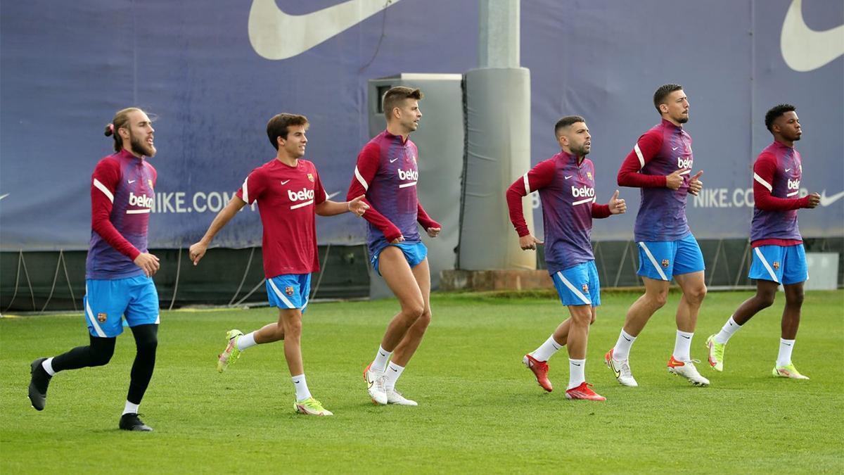 El Barça prepara el partido ante el Valencia con la ausencia destacada de Araujo