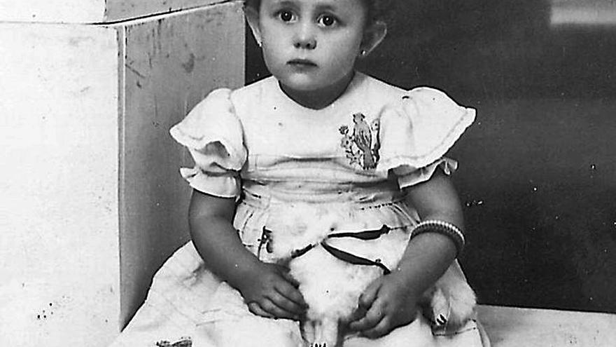 La pequeña Magdalena, con dos años, en la Casa Cuna de Zamora. | Cedida