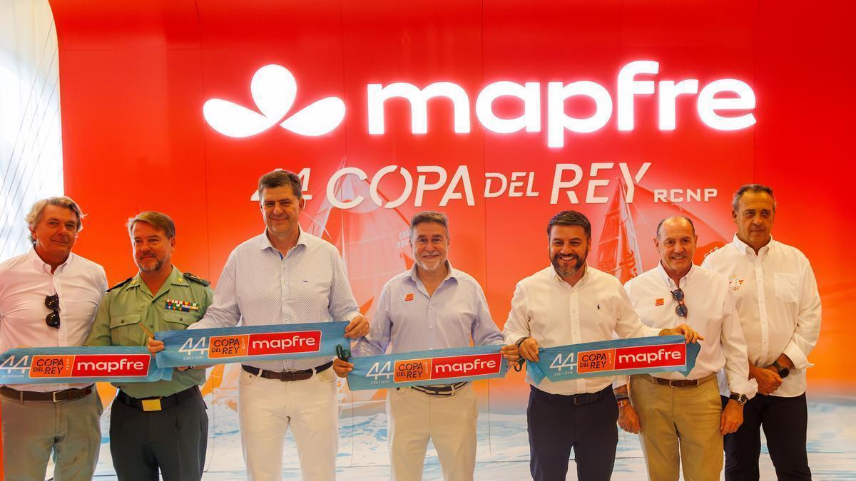 Jorge Forteza -comodoro RCNP-, Alejandro Hernández, Jaime Bauzá, Javier Olías, Javier Bonet, Rafael Gil y Joaquín González.
