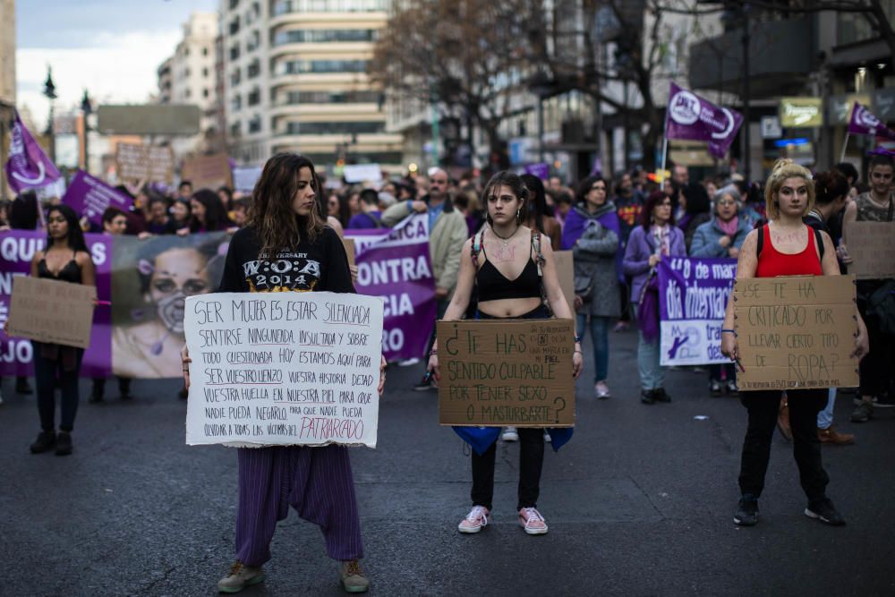 Manifestación del Día de la Mujer en las calles de València