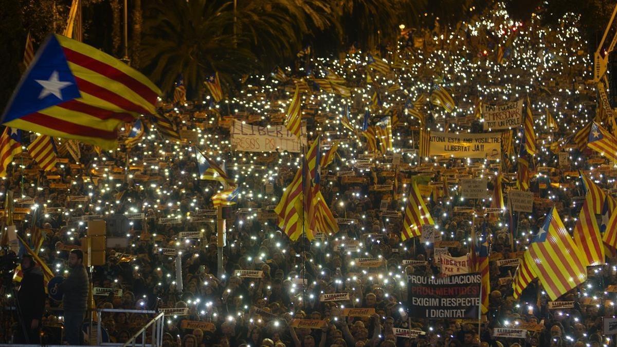 Manifestación en la calle Marina el pasado día 11.