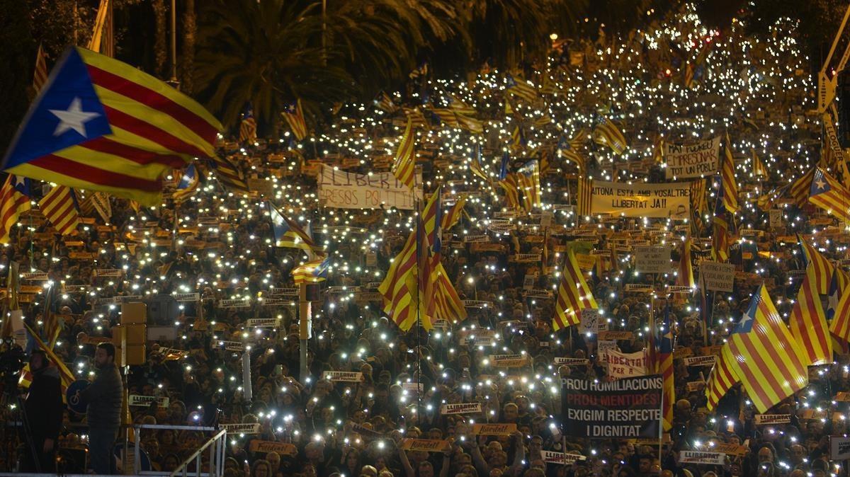 zentauroepp40905226 barcelona 11 11 2017  politica manifestacion de la anc y omn171123084325