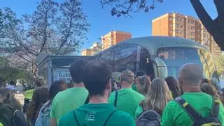 Cientos de profesores de la provincia de Alicante ponen rumbo a la manifestación de València