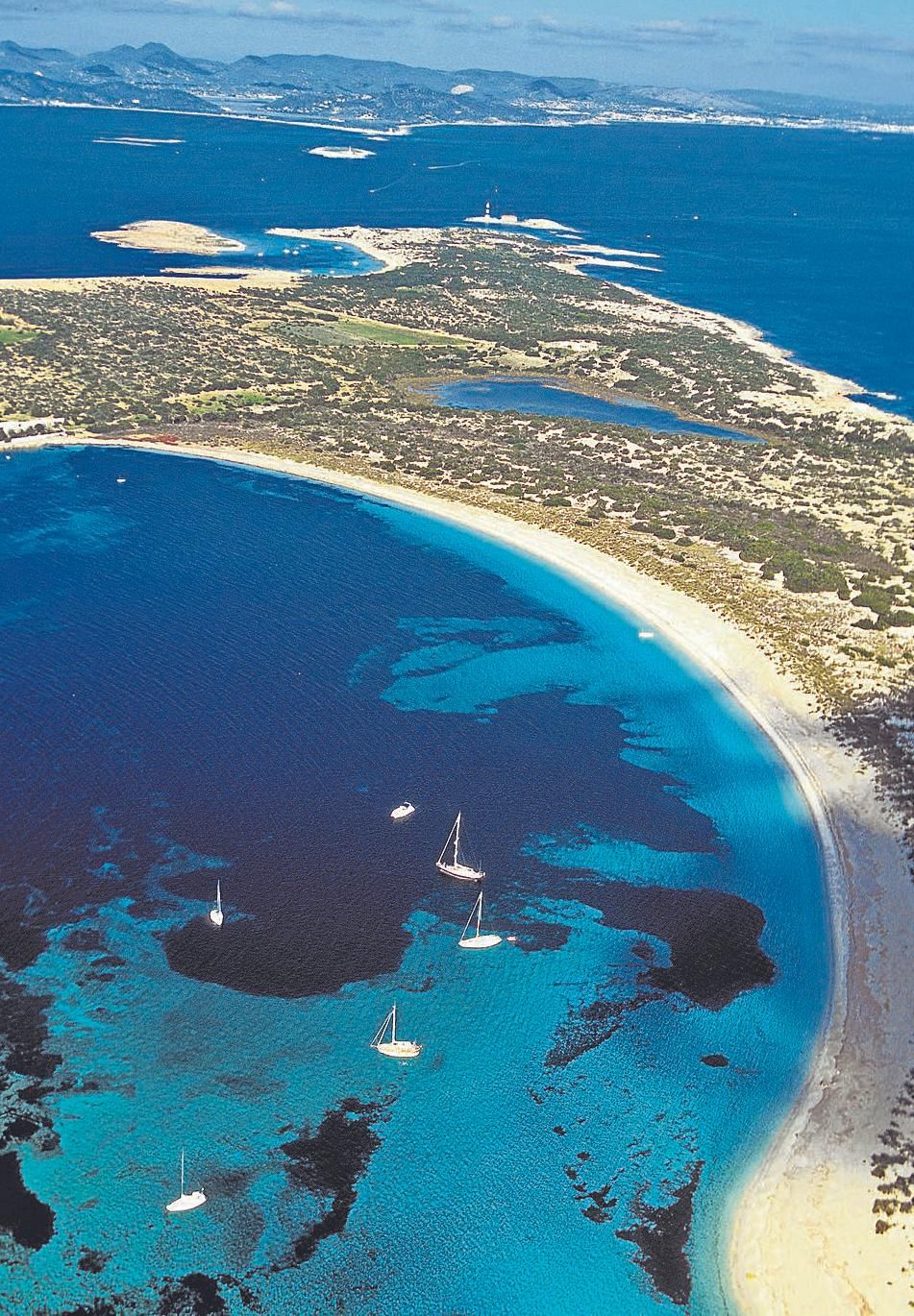 Vista aérea del islote de s’Espalmador, al norte de Formentera.  | JOAN COSTA
