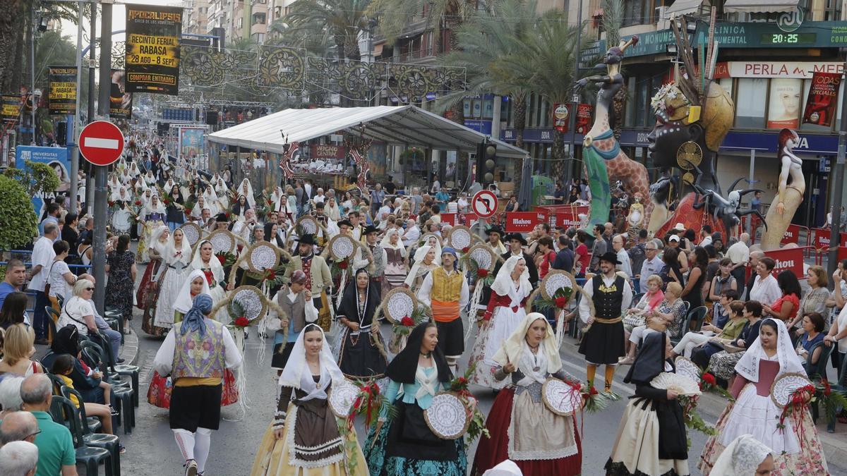 Barceló descarta la celebración de fiestas populares hasta que haya una vacuna