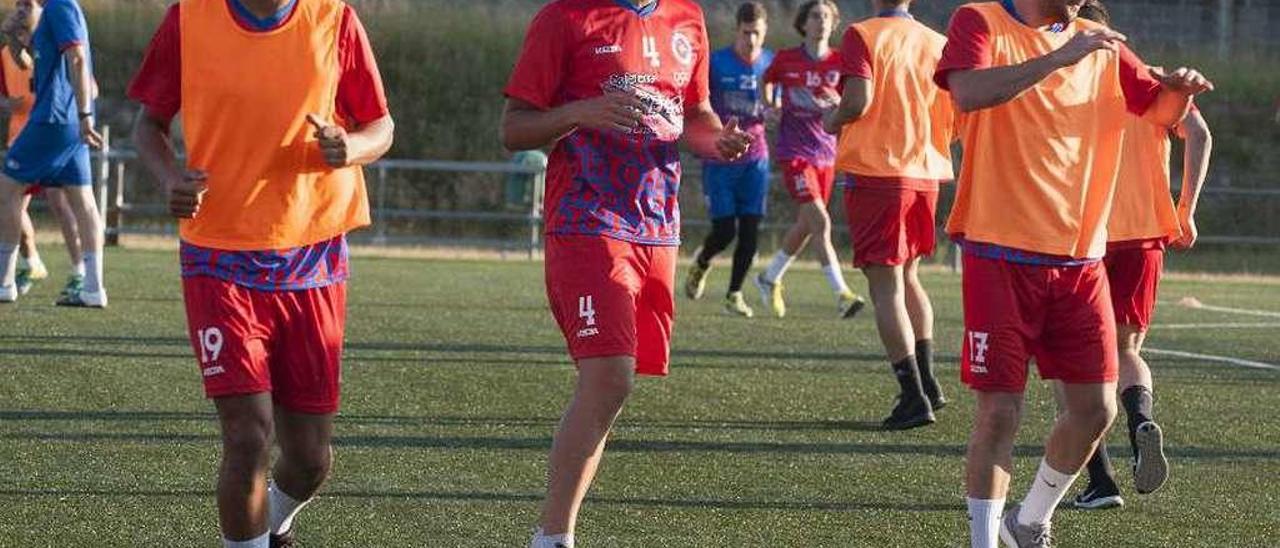Los jugadores de la UD Ourense se incorporan hoy de nuevo a los entrenamientos. // Brais Lorenzo
