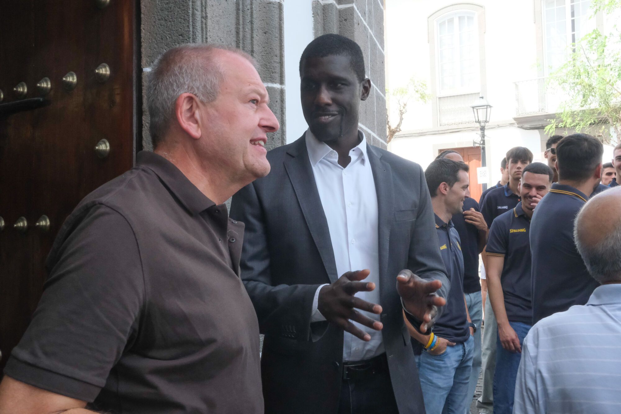 La plantilla del CB Gran Canaria visita a la Virgen del Pino