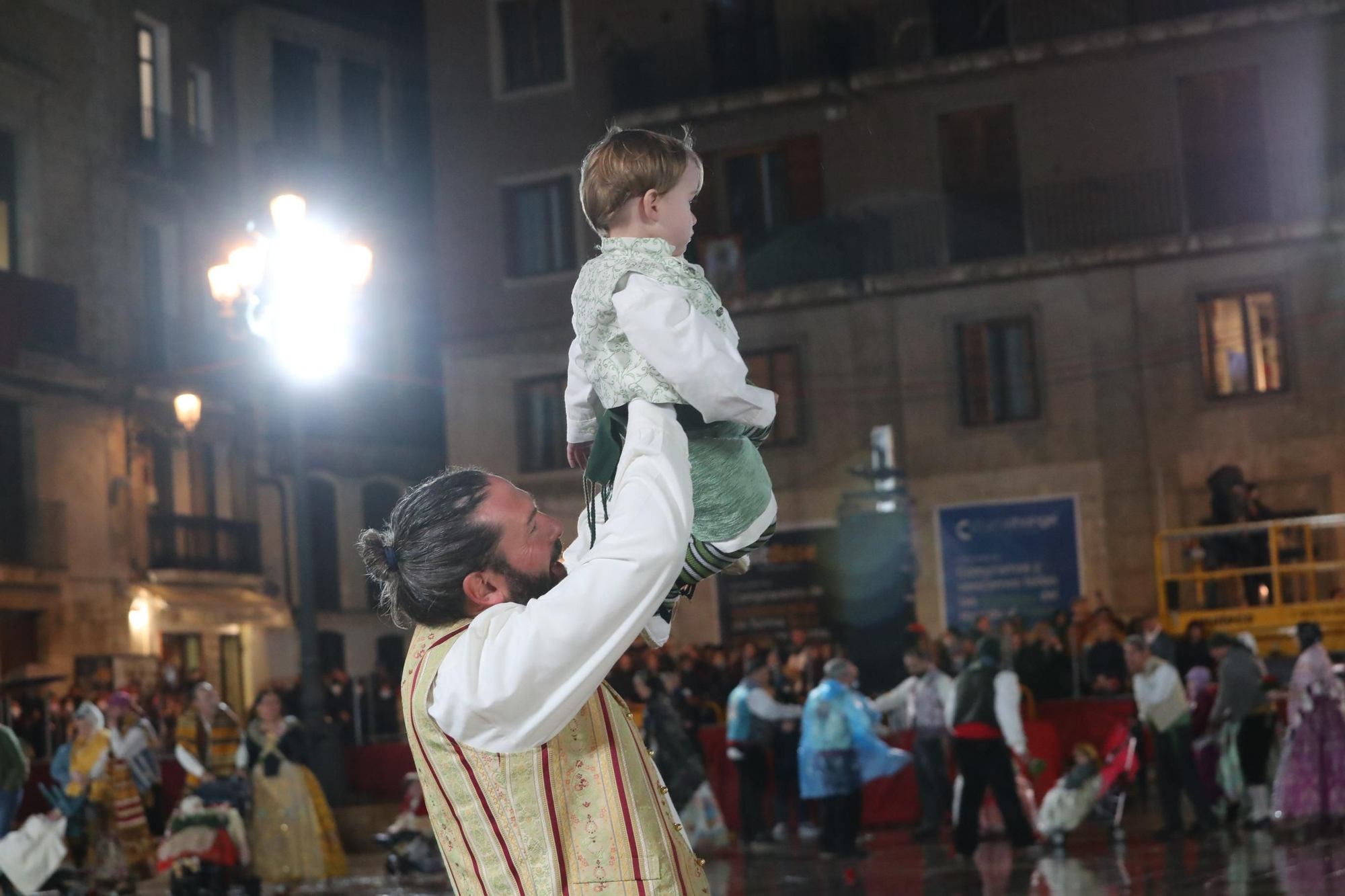 Búscate en el primer día de ofrenda por la calle de la Paz (entre las 20:00 a las 21:00 horas)