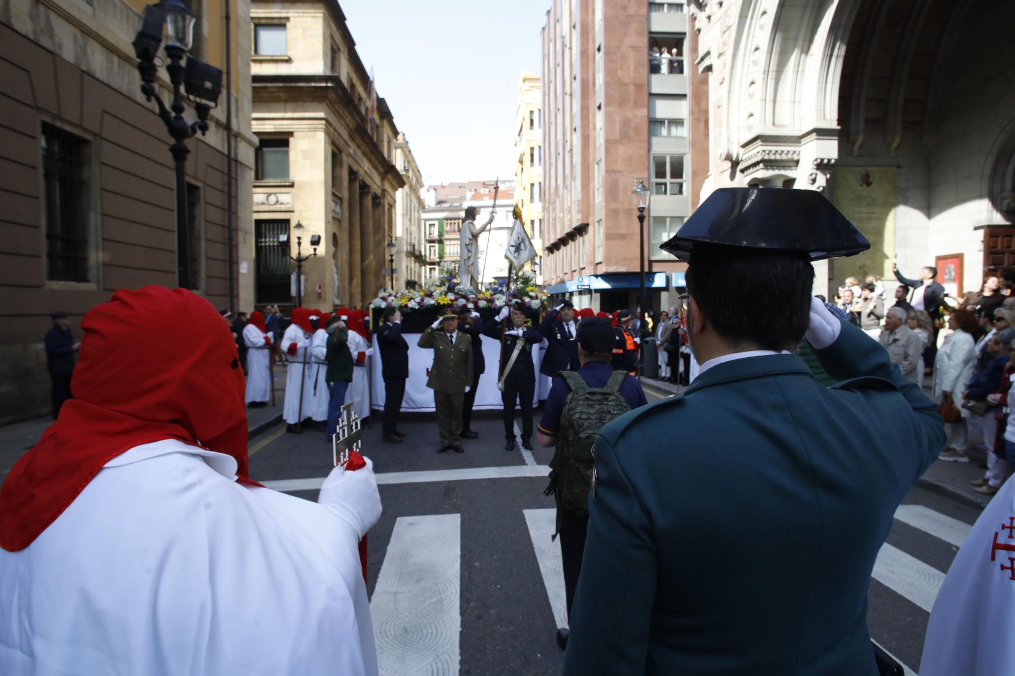 En imágenes: Así fue la procesión del Domingo de Resurrección para poner el broche a la Semana Santa de Gijón