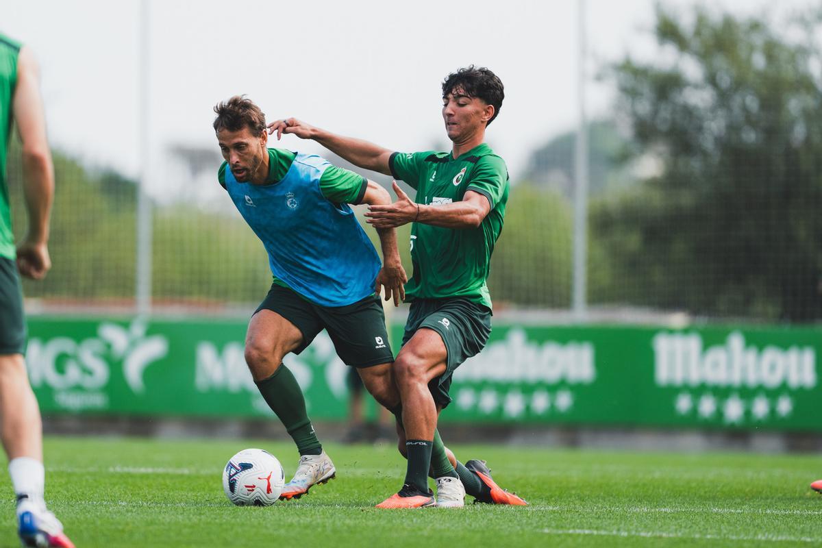 Sergio Canales (i), el fichaje estrella del Racing de Santander.