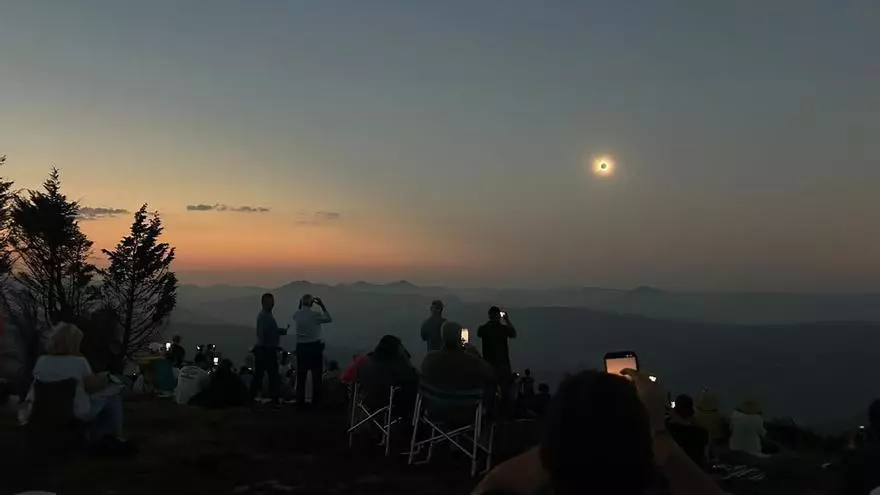 VÍDEO: Así se vivió el eclipse solar en Asturias