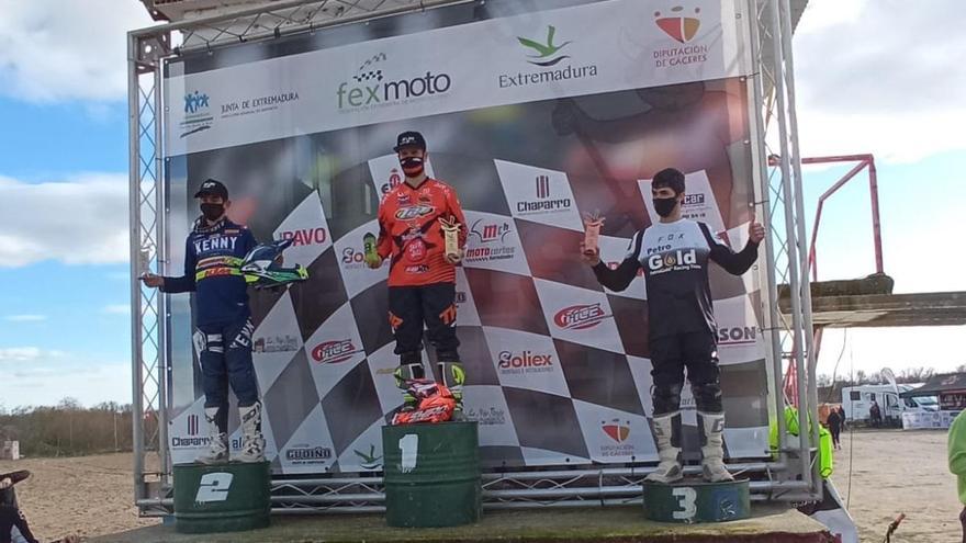 Jonathan Márquez asegura el título extremeño de MX1 y Élite