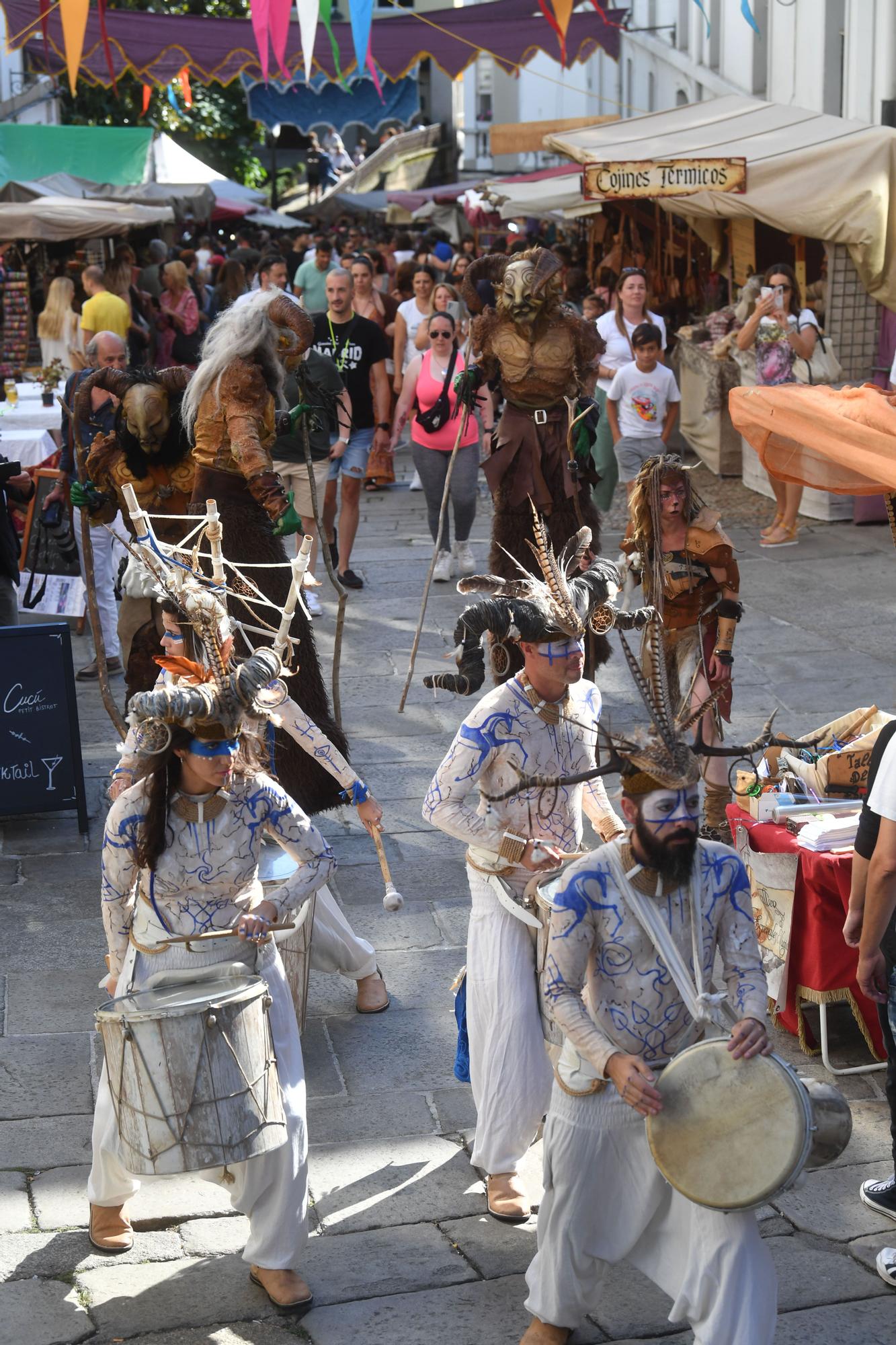 La Feira das Marabillas se despide de la Ciudad Vieja tras retomar la tradición medieval